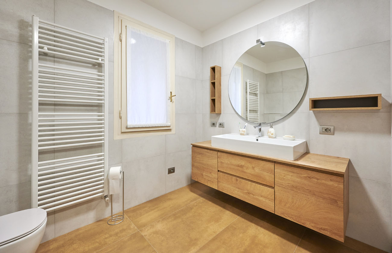 Ristrutturare il bagno: lavori, fasi da seguire, aspetti tecnici